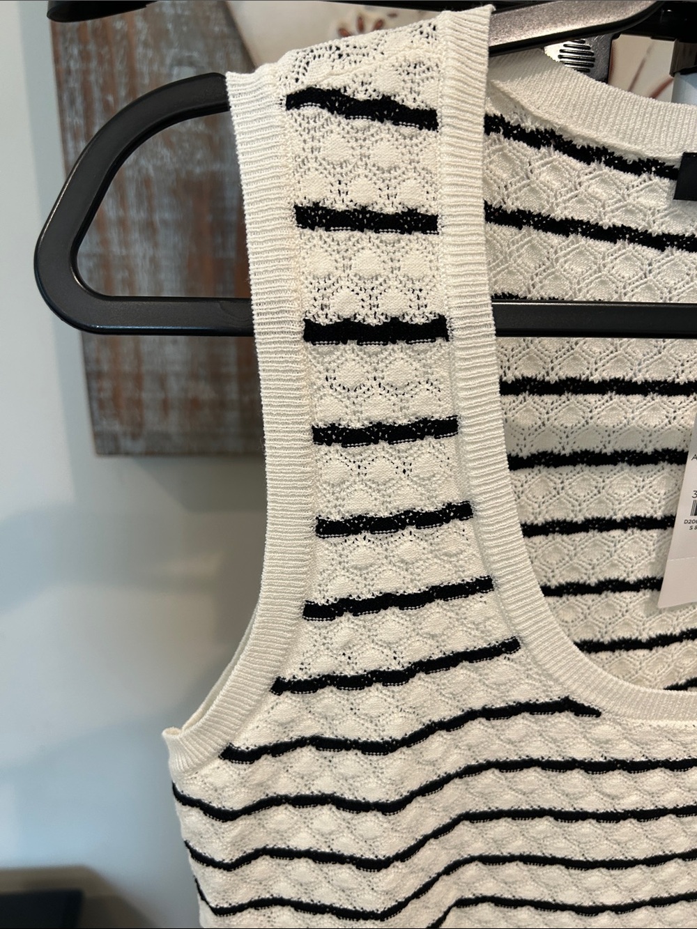 Ann Taylor NWT Striped Sleeveless Knit tank Or wear as a vest Sz medium - Picture 3 of 5